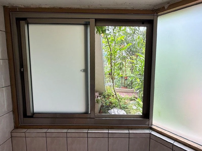 寶山鄉景觀窗改造完工！全視野無接縫，窗外整片山景一覽無遺