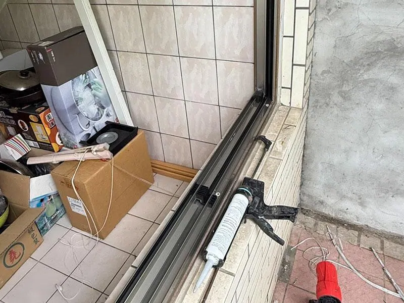 寶山鄉景觀窗改造完工！全視野無接縫，窗外整片山景一覽無遺