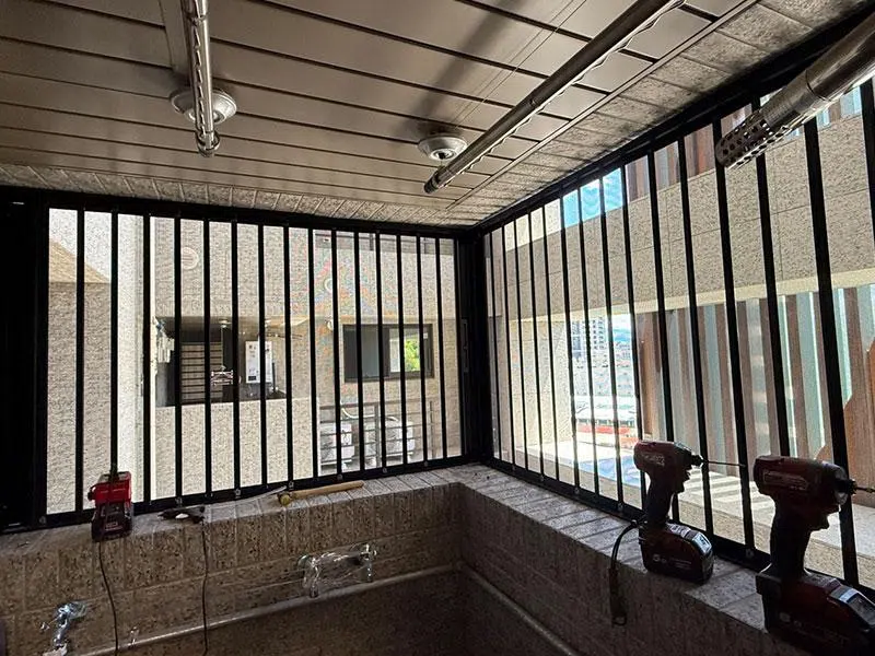 金剛紗窗不只裝大門，現在連陽台都能防護加分